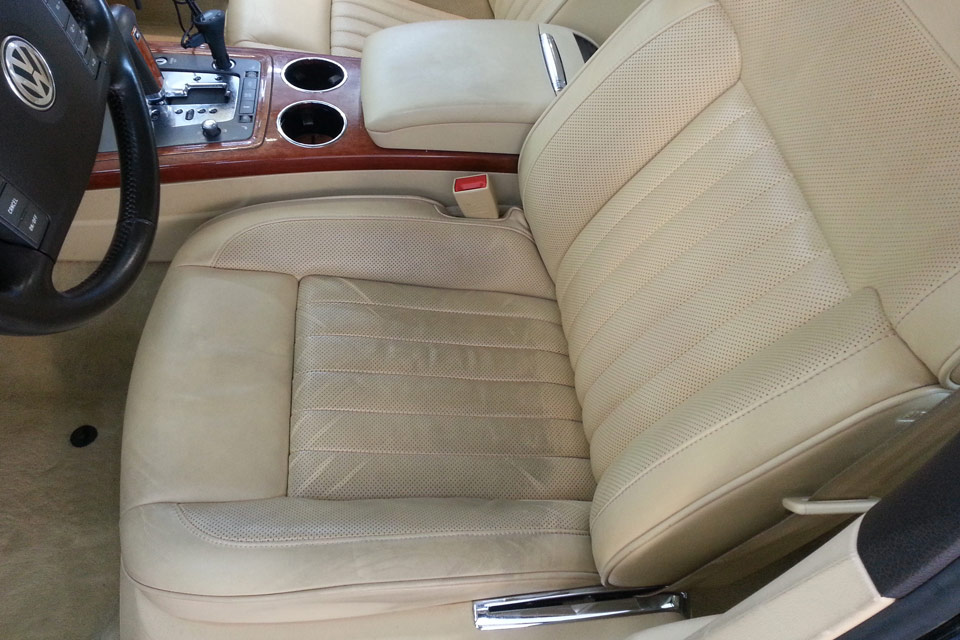 VW Phaeton: Lederreinigung